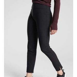 Athleta Wander Slim Ankle Pant in Black - EUC